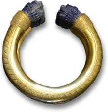 Brassard achéménide avec fleurons en lapis-lazuli