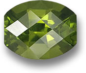 Idocrase Vert En Damier En Forme De Tonneau