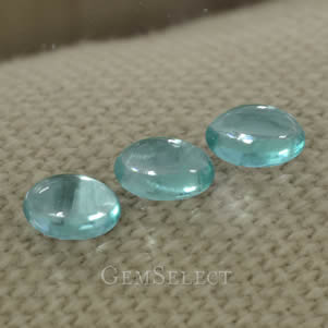 Apatite Bleu Sur un Chiffon Doux