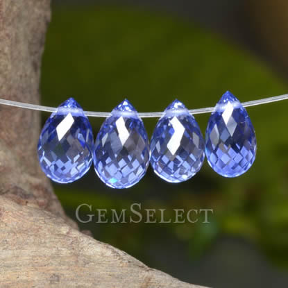 Briolettes en saphir bleu