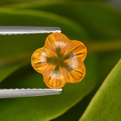 Pierre précieuse citrine taille fleur
