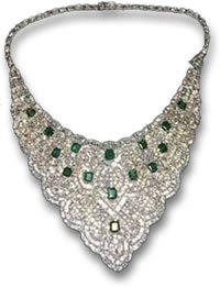 Collier diamant et émeraude d'Imelda Marcos