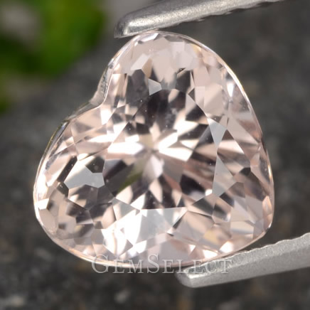 Morganite rose en forme de coeur