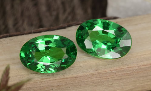 Grenats tsavorites assortis