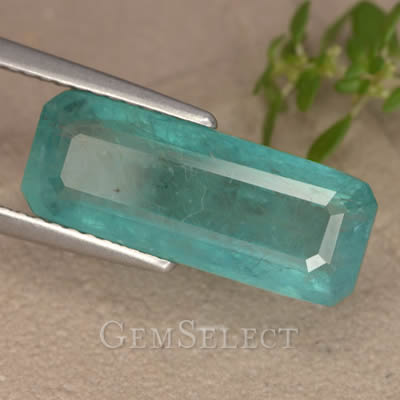 Pierre précieuse grandidierite octogonale à facettes de 3,99 carats