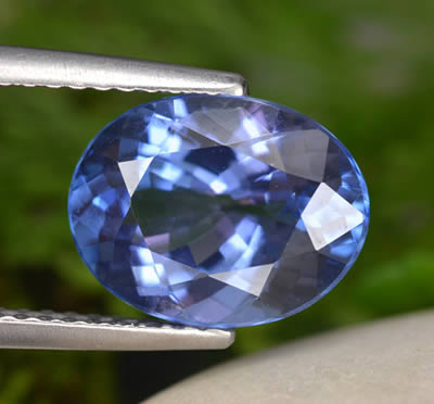 Pierre précieuse de tanzanite ovale