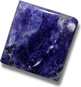 Cabochon de sodalite bleu violet
