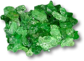Pierre brute de grenat tsavorite
