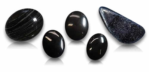 Pierres précieuses naturelles de jaspe noir