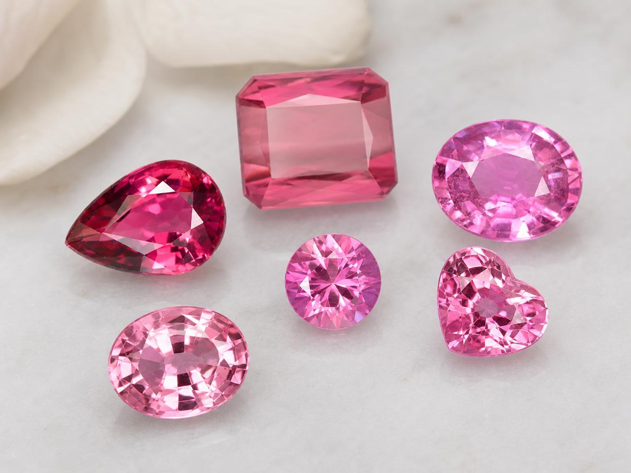 Pierres précieuses roses résistantes, en vrac, de formes assorties pour la joaillerie