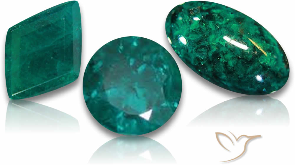 Pierres précieuses de dioptase verte