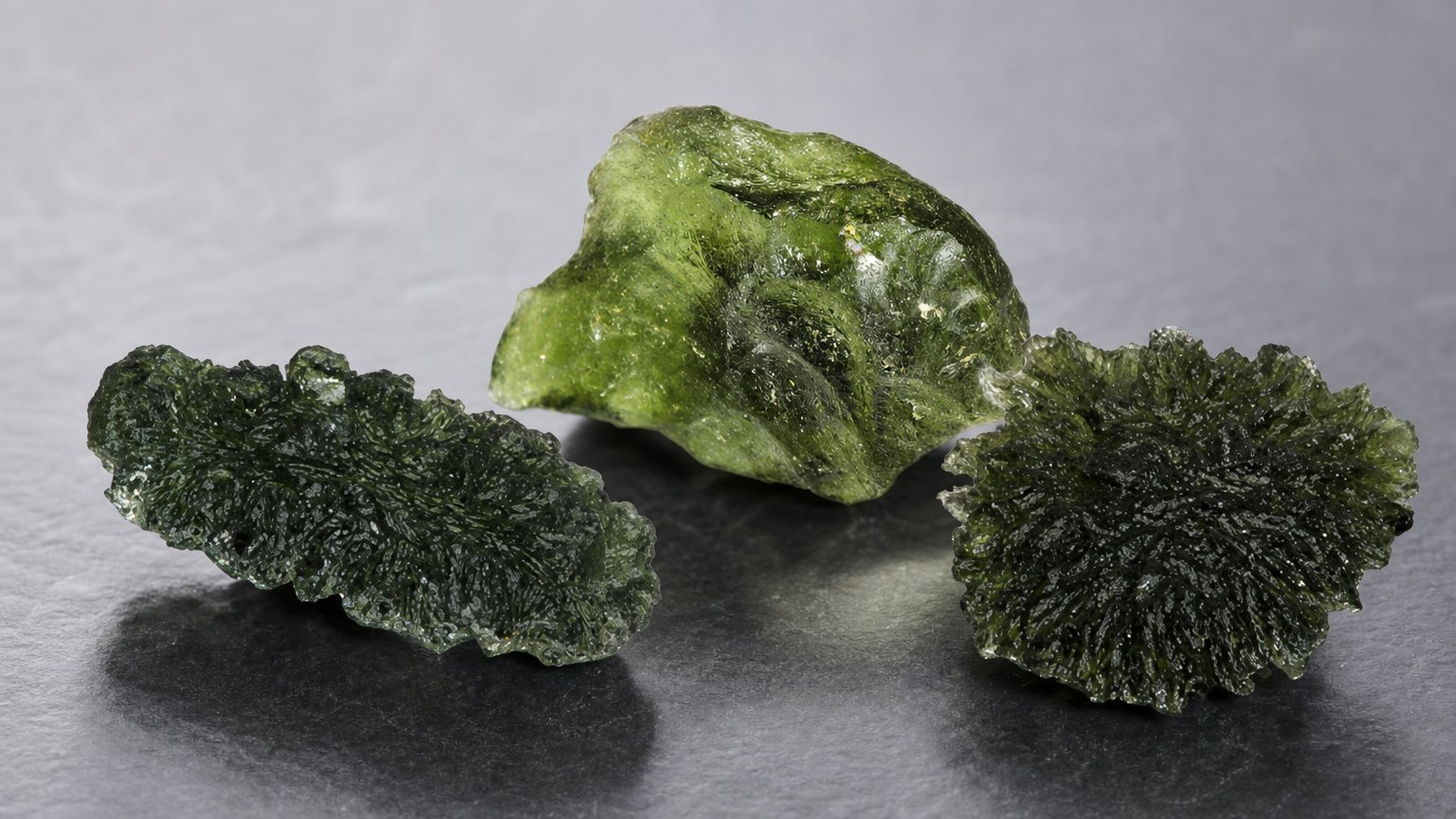 Guide d'achat des pierres précieuses de moldavite naturelle