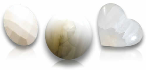 Pierres précieuses d'onyx blanc naturel