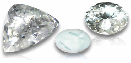 Pierres précieuses d'orthose blanche naturelle
