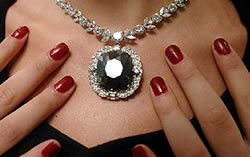 Le diamant noir Orlov avec collier