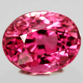 Pierre précieuse tourmaline rose vif