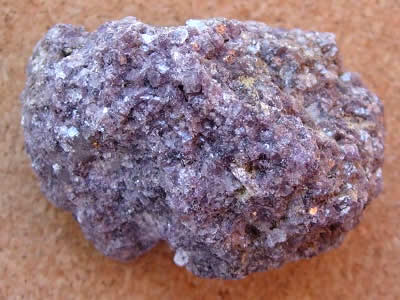 Lépidolite brute