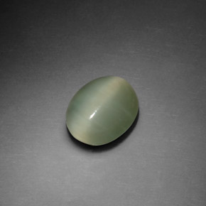 Actinolite cat's eye vert naturelle coupe ovale, 2,37 ct, transparent