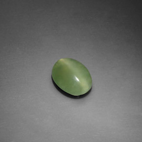 Actinolite œil de chat vert naturelle coupe ovale, 0,91 ct, transparent