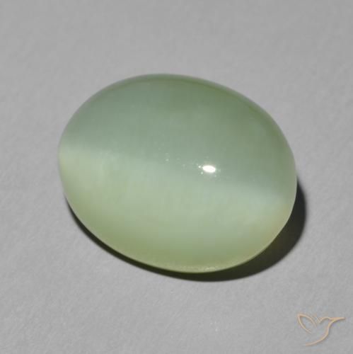 Actinolite œil de chat Vert jaune léger naturelle ovale, 6.08 ct, Translucide