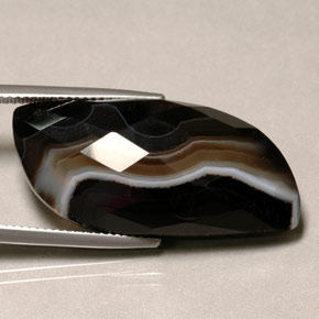 Agate multicolore naturelle forme fantaisie, 26,82 ct, opaque