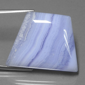 Agate violet naturelle forme fantaisie, 48,95 ct, translucide