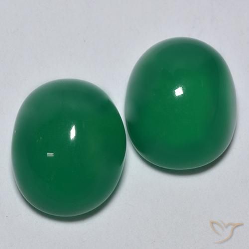 Shop natural 6.02ct Vert moyen Agate gems, ovale, from Inde at GemSelect. In stock, global shipping!