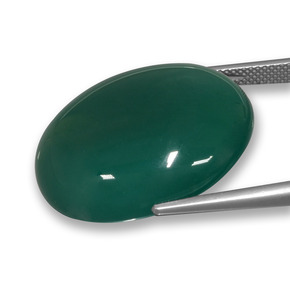 Agate vert naturelle coupe ovale, 42,59 ct, translucide