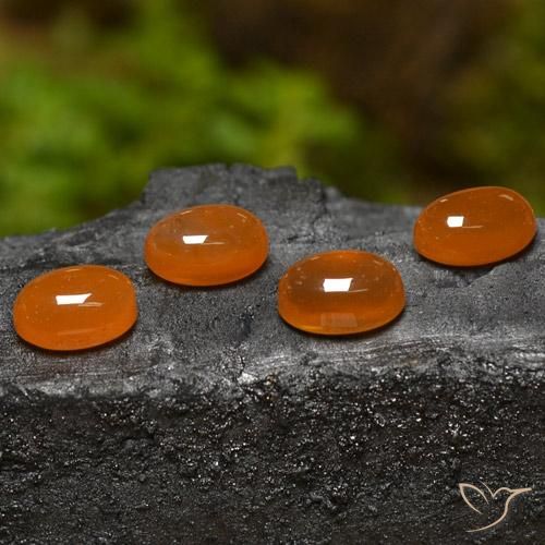 Shop natural 2.70ct Orange moyen Agate gems, ovale, from Inde at GemSelect. In stock, global shipping!