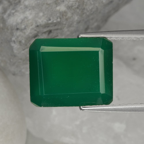 Agate Vert chaud naturelle Taille émeraude, 4.99 ct, Translucide