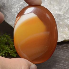 Agate multicolore naturelle coupe ovale, 81,88 ct, translucide