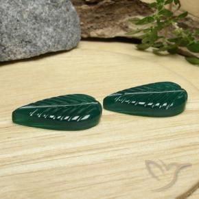 Shop natural 10.48ct Vert foncé moyen Agate gems, Fantaisie, from Inde at GemSelect. In stock, global shipping!