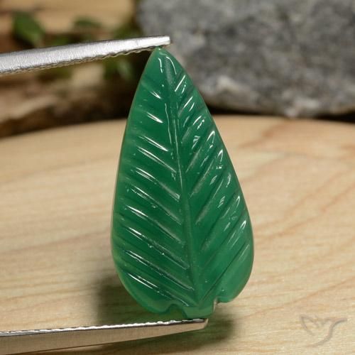 Agate Vert jaunâtre naturelle Forme fantaisie, 5.22 ct, Translucide