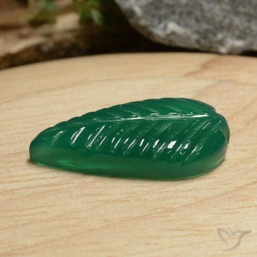 Agate Vert jaunâtre naturelle Forme fantaisie, 5.22 ct, Translucide