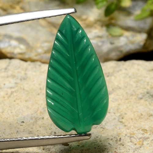 Agate Vert chaud naturelle Taille Fleur, 4.46 ct, Translucide
