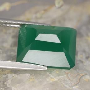 Agate Vert profond moyen naturelle Taille émeraude, 5.34 ct, Translucide