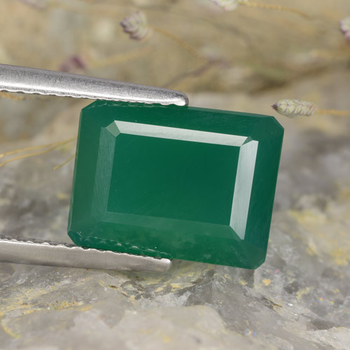 Agate vert naturelle taille émeraude, 3,73 ct, translucide