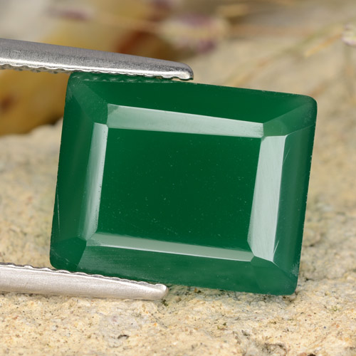 Agate vert naturelle taille émeraude, 4,79 ct, translucide
