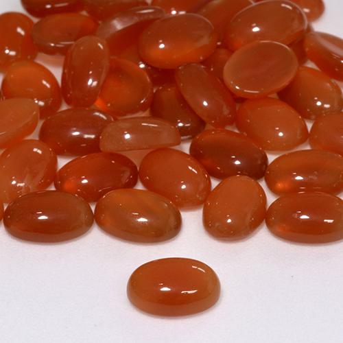 Agate Rouge feu naturelle ovale, 0.63 ct, Translucide