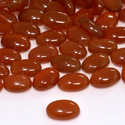 Agate Rouge feu naturelle ovale, 0.65 ct, Translucide