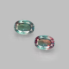 Alexandrite Vert rouge naturelle Coupe ovale, 0.28 ct, VVS-VS