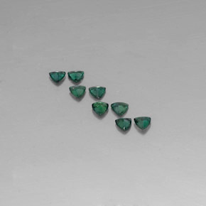 Achetez naturel ct Vert rouge Alexandrite gems, Trillion, En provenance Tanzanie chez GemSelect. En stock, livraison internationale!