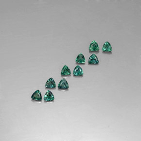 Achetez naturel ct Vert rouge Alexandrite gems, Trillion, En provenance Tanzanie chez GemSelect. En stock, livraison internationale!