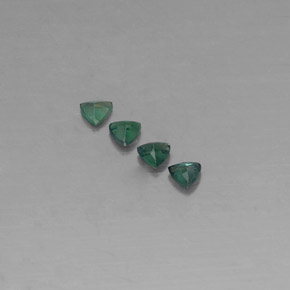 Achetez naturel ct Vert rouge Alexandrite gems, Trillion, En provenance Tanzanie chez GemSelect. En stock, livraison internationale!