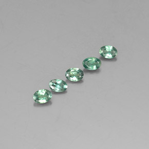 Achetez naturel ct Vert rouge Alexandrite gems, Coupe ovale, En provenance Tanzanie chez GemSelect. En stock, livraison internationale!