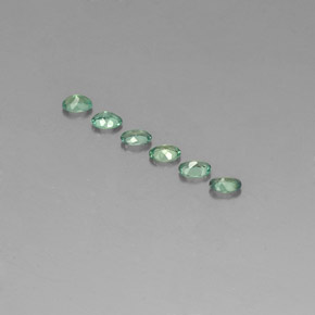 Achetez naturel ct Vert rouge Alexandrite gems, Coupe ovale, En provenance Tanzanie chez GemSelect. En stock, livraison internationale!