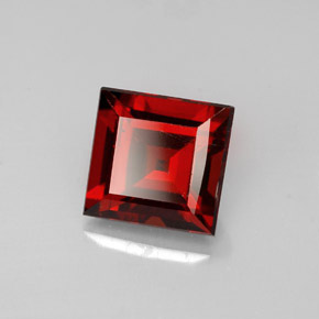 Grenat almandin rouge naturelle carré, 1,19 ct, VS
