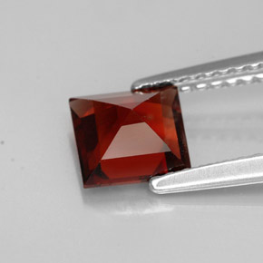 Grenat almandin rouge naturelle carré, 1,19 ct, VS