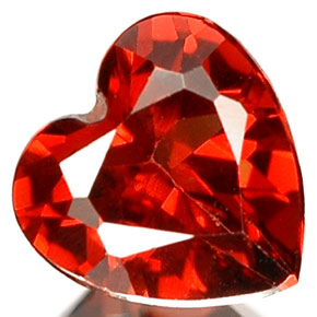 Grenat Almandin Rouge naturelle Forme de coeur, 0.67 ct, VS