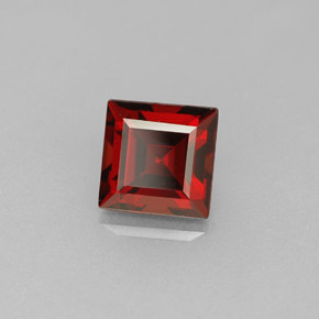 Grenat almandin rouge naturelle carré, 1,35 ct, VS